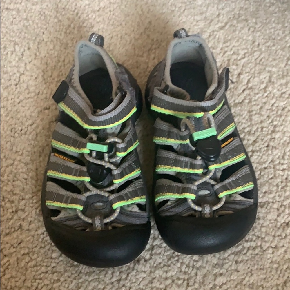 Boys grey and green KEEN 11 sandals